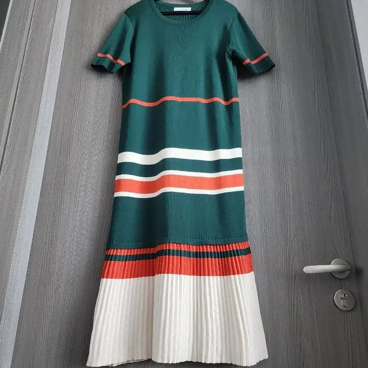[BUNJANG] Bonispax Striped Pleated Knit Long Dress (Green, Orange, White) / 보니스팍스(Bonispax) 스트라이프 플리츠 니트 원피스