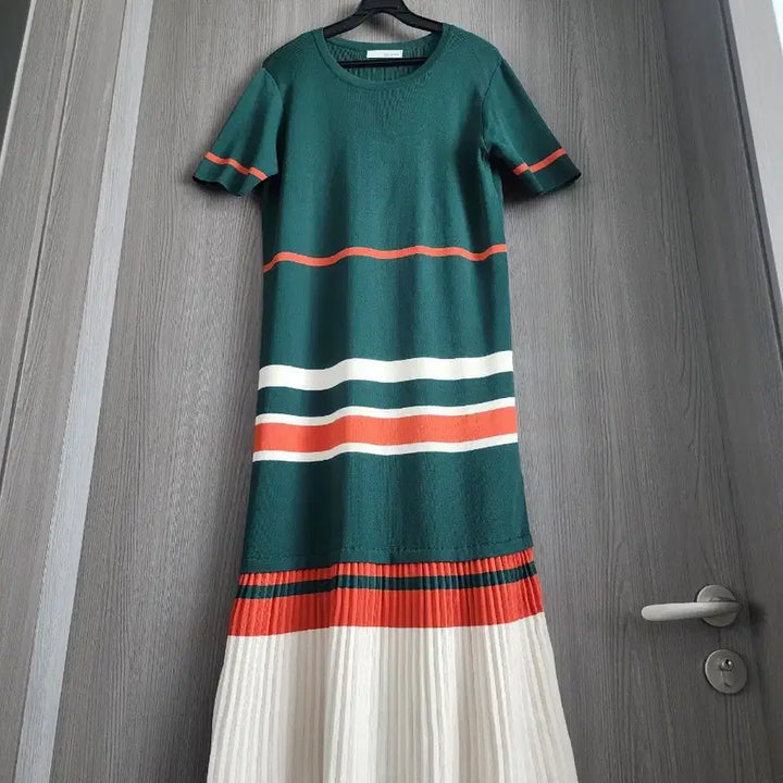 [BUNJANG] Bonispax Striped Pleated Knit Long Dress (Green, Orange, White) / 보니스팍스(Bonispax) 스트라이프 플리츠 니트 원피스