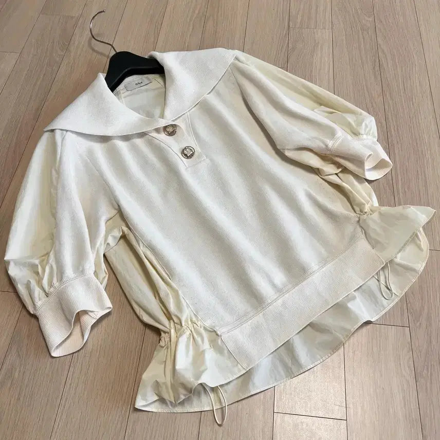 [BUNJANG] Ozzie Coen Sailor Collar Short Sleeve Blouse Ivory / 23년 한섬 오즈세컨 니트 바스락 세일러카라 반팔 블라우스 아이보리 퍼프