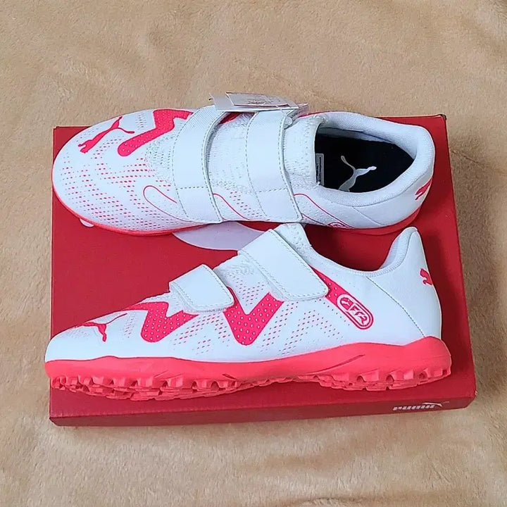 [BUNJANG] Puma Junior TT Outsole Velcro Soccer Cleats/Futsal Shoes/Sneakers (Size 220) / [새상품] 푸마 주니어 TT아웃솔 벨크로 축구화/풋살화/운동화(220)