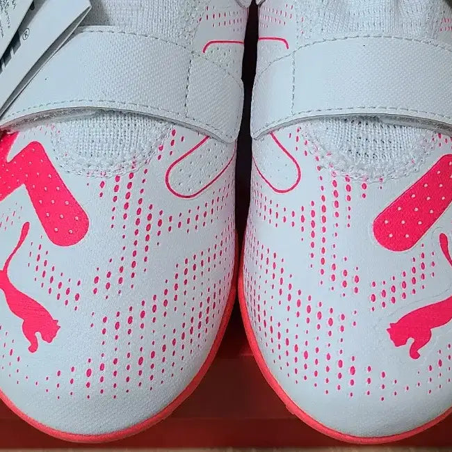 [BUNJANG] Puma Junior TT Outsole Velcro Soccer Cleats/Futsal Shoes/Sneakers (Size 220) / [새상품] 푸마 주니어 TT아웃솔 벨크로 축구화/풋살화/운동화(220)