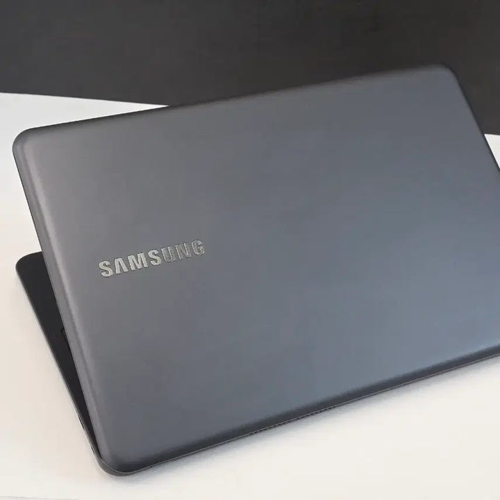 [SOLD OUT] 삼성 노트북5 15.6인치 i5 8세대CPU/SSD256GB 노트북