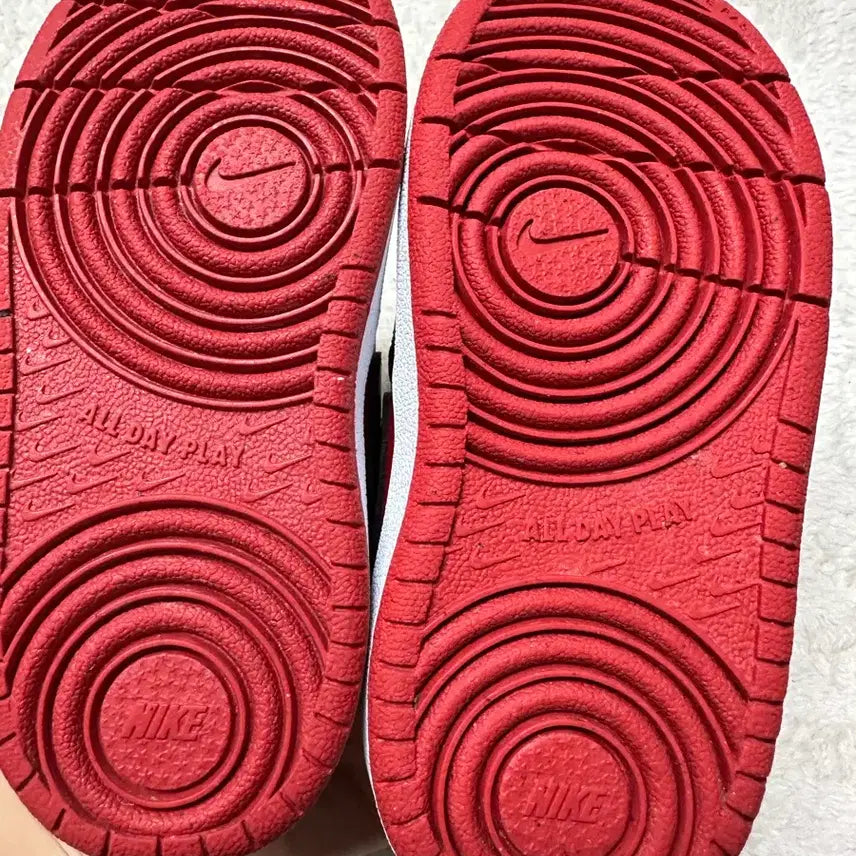 [BUNJANG] Nike Kids Red Black Sneakers Size 140 / 나이키 키즈 레드 블랙 운동화 140