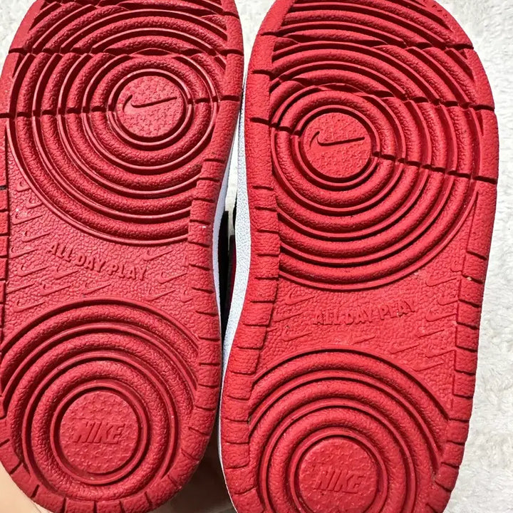 [BUNJANG] Nike Kids Red Black Sneakers Size 140 / 나이키 키즈 레드 블랙 운동화 140
