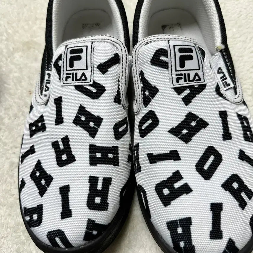 [BUNJANG] Fila Kids Lettering Slip-on Shoes 220 / 휠라 슬립온 키즈 레터링 220