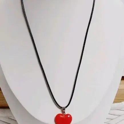 [BUNJANG] Red Heart Bead Necklace / 주홍 하트 구슬 목걸이
