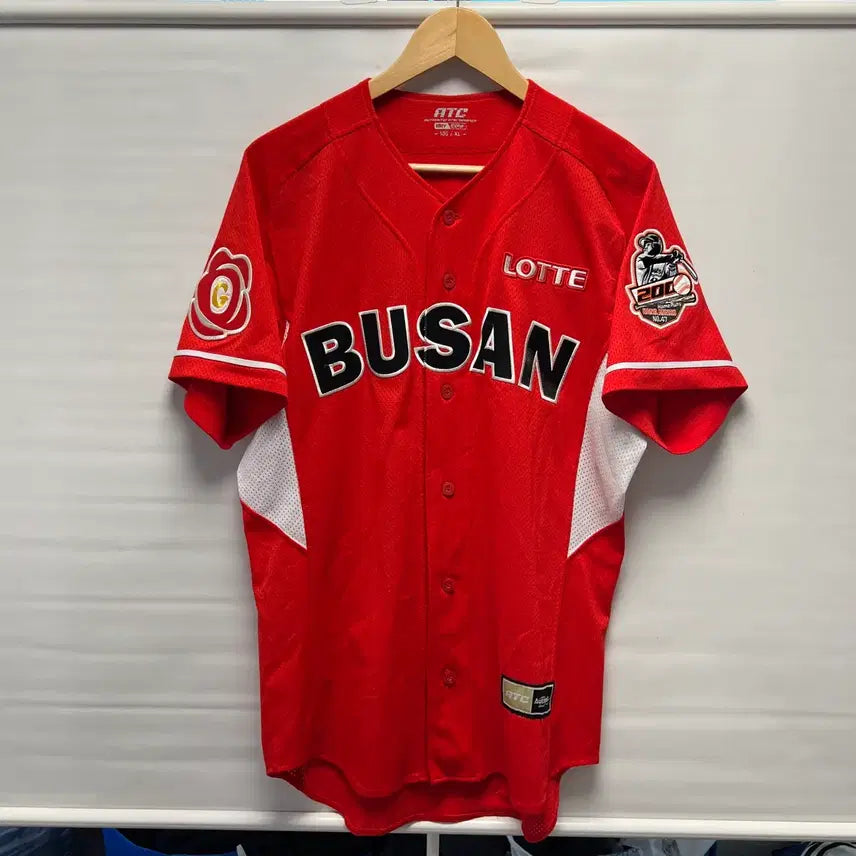 [BUNJANG] Lotte Giants Dongbaek Authentic Jersey - Lee Dae-ho / Kang Min-ho 200 Home Run Patch (Size 105) / [정품/105] 롯데자이언츠 동백유니폼 어센틱 이대호 강민호200홈런패치