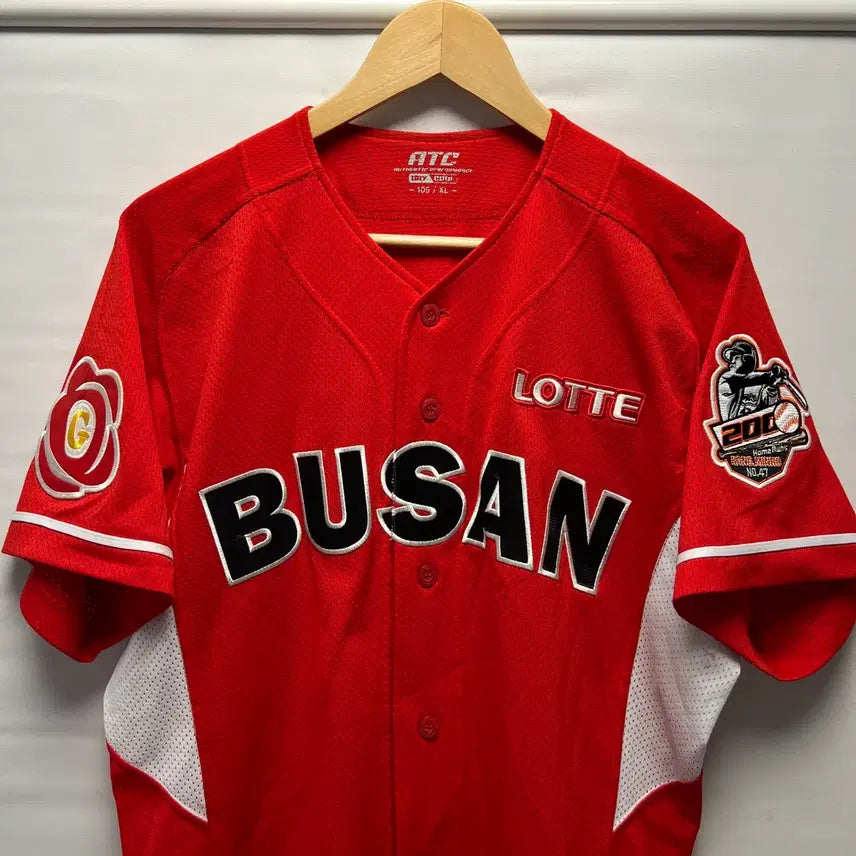 [BUNJANG] Lotte Giants Dongbaek Authentic Jersey - Lee Dae-ho / Kang Min-ho 200 Home Run Patch (Size 105) / [정품/105] 롯데자이언츠 동백유니폼 어센틱 이대호 강민호200홈런패치