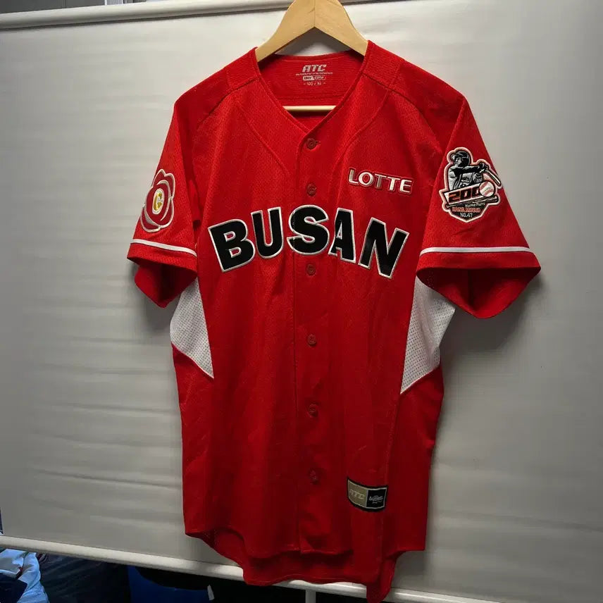 [BUNJANG] Lotte Giants Dongbaek Authentic Jersey - Lee Dae-ho / Kang Min-ho 200 Home Run Patch (Size 105) / [정품/105] 롯데자이언츠 동백유니폼 어센틱 이대호 강민호200홈런패치