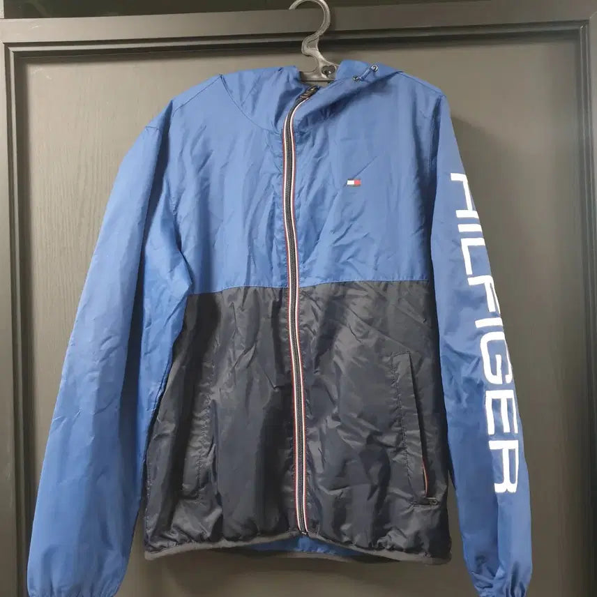 [BUNJANG] Tommy Hilfiger Authentic Windbreaker Navy &amp; Blue Size 105 / 타미힐피거 정품 바람막이 105사이즈 판매합니다
