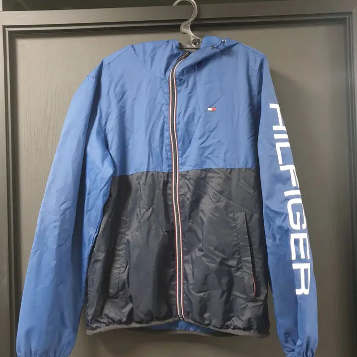 [BUNJANG] Tommy Hilfiger Authentic Windbreaker Navy &amp; Blue Size 105 / 타미힐피거 정품 바람막이 105사이즈 판매합니다