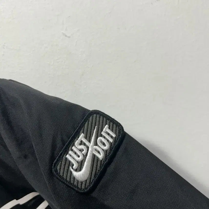 [BUNJANG] Nike Kids Black Hooded Windbreaker 105 Size / 나이키 바람막이 후드 검정색 키즈 105사이즈