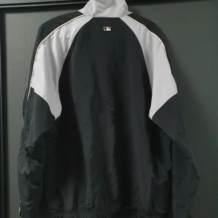 [BUNJANG] MLB New York Yankees Symbol Color Block Windbreaker Jacket Size 105 / MLB 뉴욕 양키즈 심볼 배색 바람막이 자켓 105사이즈 판매합니다