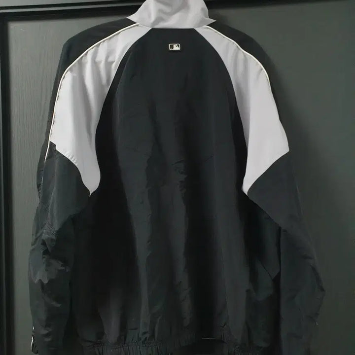 [BUNJANG] MLB New York Yankees Symbol Color Block Windbreaker Jacket Size 105 / MLB 뉴욕 양키즈 심볼 배색 바람막이 자켓 105사이즈 판매합니다