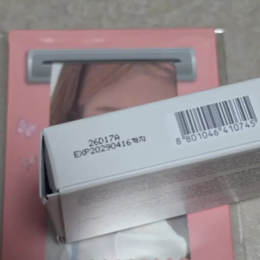 [BUNJANG] LUNA Conceal Blender Palette No. 1 Clear Cover + Lei Photocard + Mini Brush Set / 루나 컨실 블렌더 팔레트 1호 클리어커버 (+레이 포토카드,미니 브러쉬)
