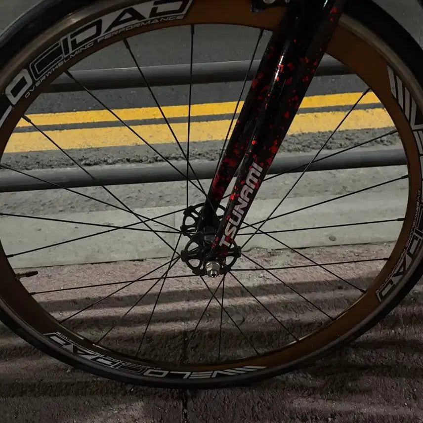 [BUNJANG] Tsunami Flame Red Bicycle / 쓰나미 불꽃레드 개급처