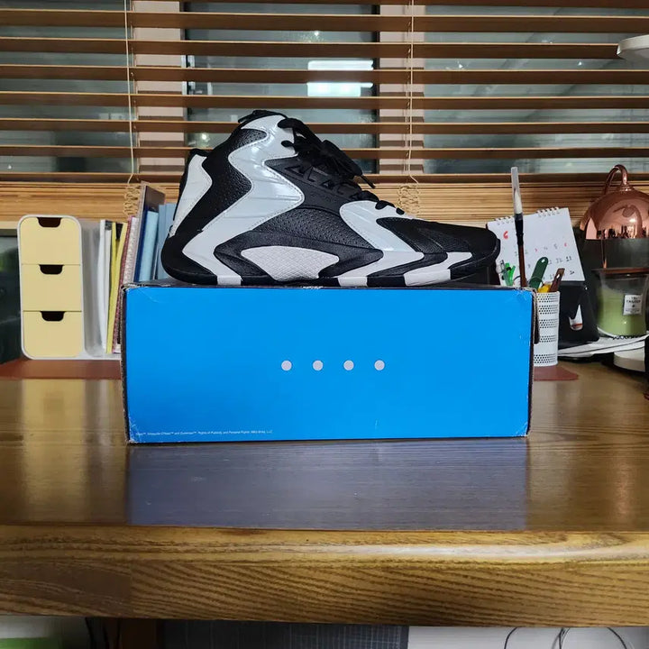 [BUNJANG] Shaq Attaq "Devastator" Basketball Shoes (USM 12) / [새상품] [USM 12] [300] 샤크 디베스테이터 하이