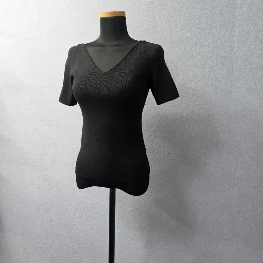 [BUNJANG] COS Knitted V-Neck Top Black XS / 코스 니티드 브이넥 탑