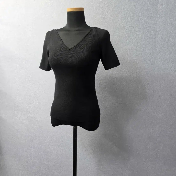[BUNJANG] COS Knitted V-Neck Top Black XS / 코스 니티드 브이넥 탑