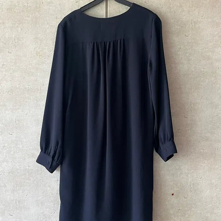 [BUNJANG] Louis Jane Black Long Sleeve Midi Dress / 블랙 긴팔 원피스 Louis Jane