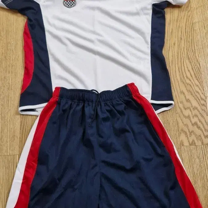 [BUNJANG] Lecaf Kids Coolon Functional Sports Top and Bottom Set Size 140 / 르까프 쿨론 기능성 아동 스포츠 상하복세트 140사이즈
