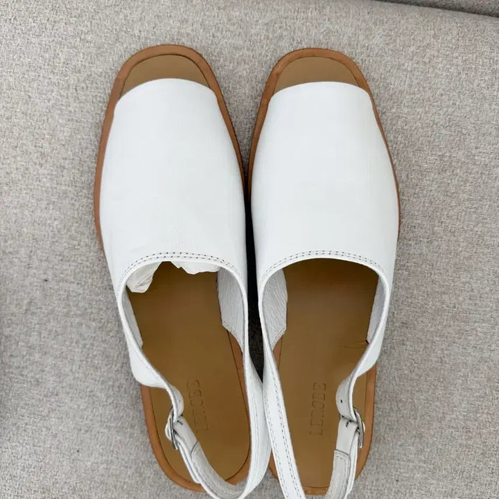 [SOLD OUT] 교신안함)LEROBE 리얼 레더 샌들