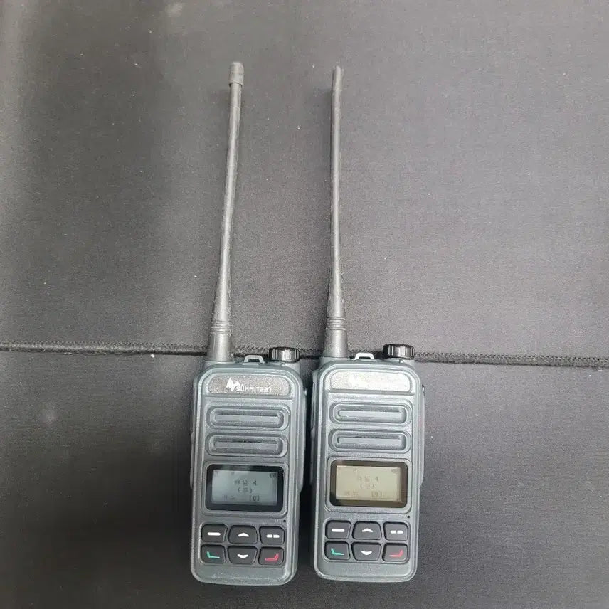 [BUNJANG] Min Young Information &amp; Communication MYT-D560U Digital Business Two-Way Radio (Set of 2) / 민영정보통신 MYT-D560U 디지털 업무용 무전기 2대