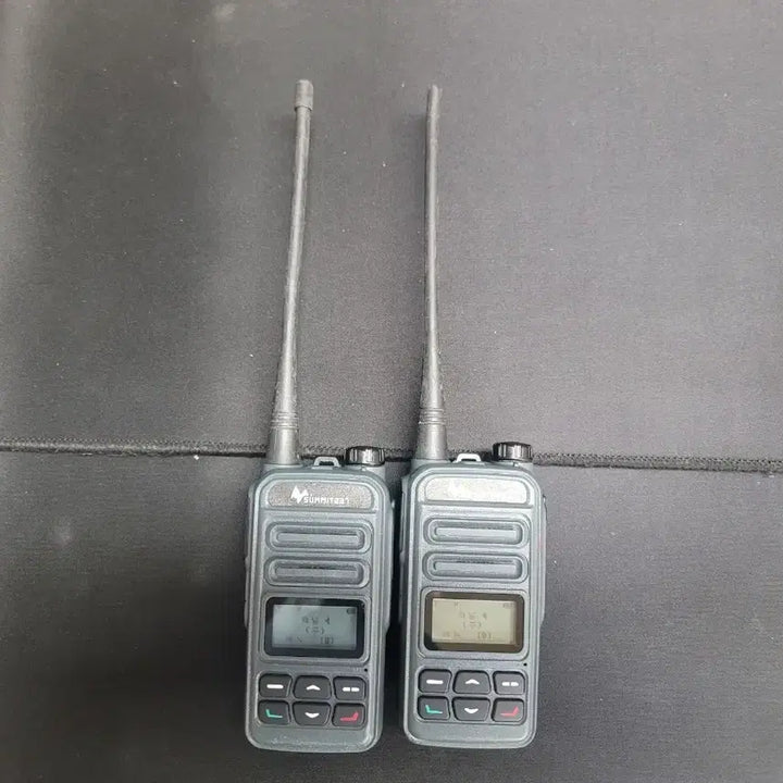 [BUNJANG] Min Young Information &amp; Communication MYT-D560U Digital Business Two-Way Radio (Set of 2) / 민영정보통신 MYT-D560U 디지털 업무용 무전기 2대