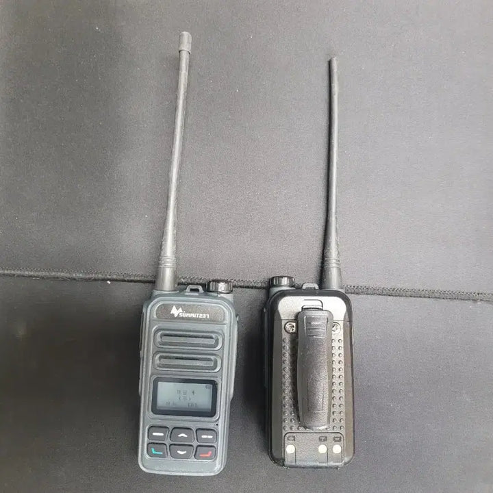 [BUNJANG] Min Young Information &amp; Communication MYT-D560U Digital Business Two-Way Radio (Set of 2) / 민영정보통신 MYT-D560U 디지털 업무용 무전기 2대
