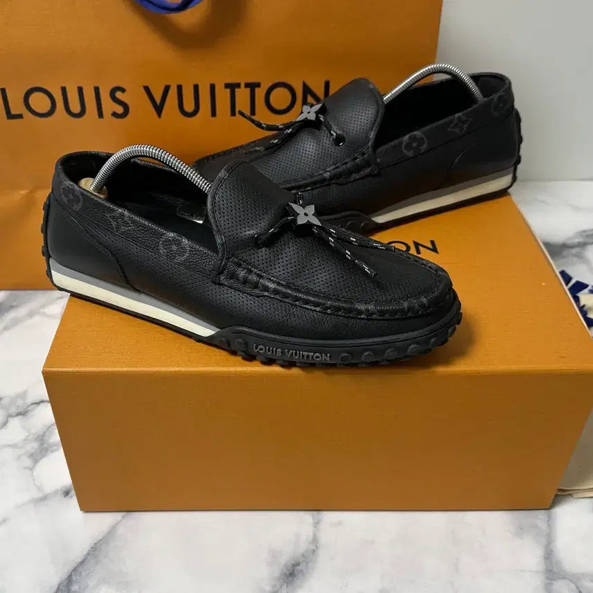 [BUNJANG] Louis Vuitton LV Racer Moccasin Loafers Size 7 / [7] 루이비통 LV 레이서 모카신 로퍼 (2회착용)