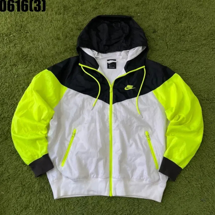 [BUNJANG] Nike Windrunner Jacket Fluorescent White Black M / 나이키 바람막이 윈드러너 형광 흰검m 0616