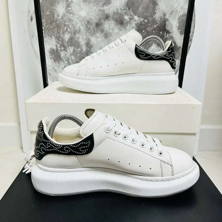 [BUNJANG] Alexander McQueen Studded Oversole Sneakers / 정품 41.5) 알렉산더 맥퀸 스터드 오버솔 스니커즈 265~270