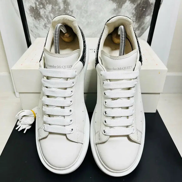[BUNJANG] Alexander McQueen Studded Oversole Sneakers / 정품 41.5) 알렉산더 맥퀸 스터드 오버솔 스니커즈 265~270