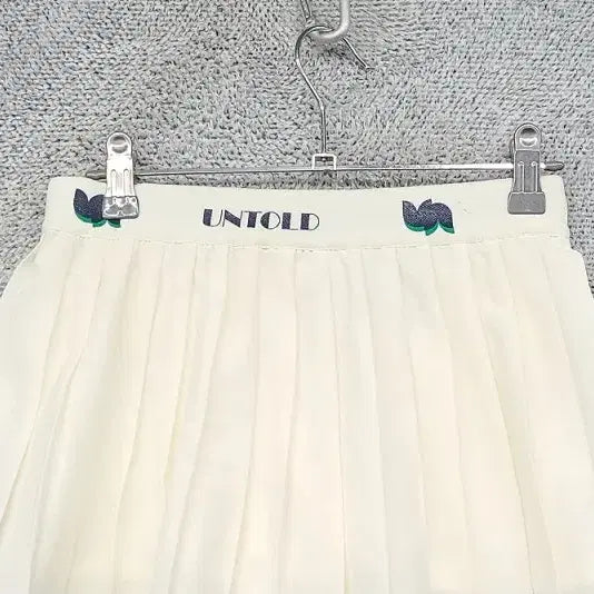 [BUNJANG] Untold Label Cream Preppy Look Skirt S / [새상품]언톨드레이블 크림 프레피룩 스커트 S