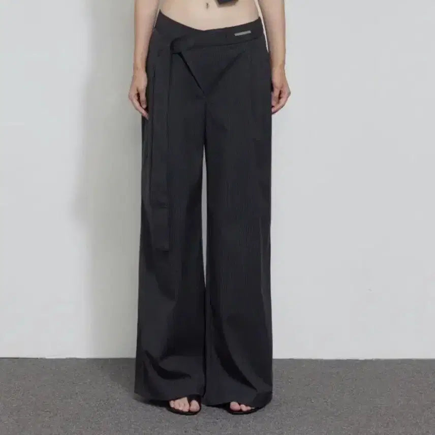 [BUNJANG] Bohemian Seoul Over Tie Wide Pants Stripe Charcoal / 보헤미안서울 OVER TIE WIDE PANTS 팬츠, 스트라이프 차콜