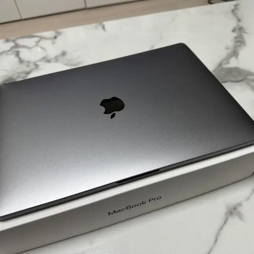 [BUNJANG] Apple MacBook Pro Space Gray 2018 / 애플 맥북프로 스페이스그레이 2018