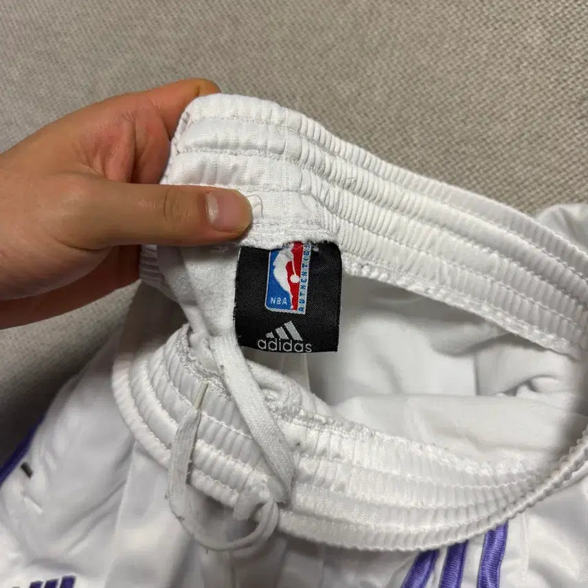 [BUNJANG] Adidas x NBA LA Lakers Side Snap Training Pants / 아디다스 x NBA LA레이커스 사이드 풀 버튼 트레이닝 팬츠
