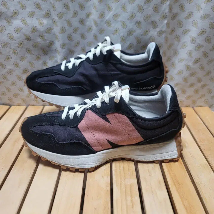 [BUNJANG] New Balance 327 Black Henna WS327HR1 Sneakers / 뉴발란스 327 블랙 헤나 운동화 250