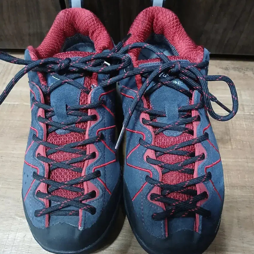 [BUNJANG] Campline R Trekking Shoes Navy/Red / 캠플라인R 등산화 네이비/레드