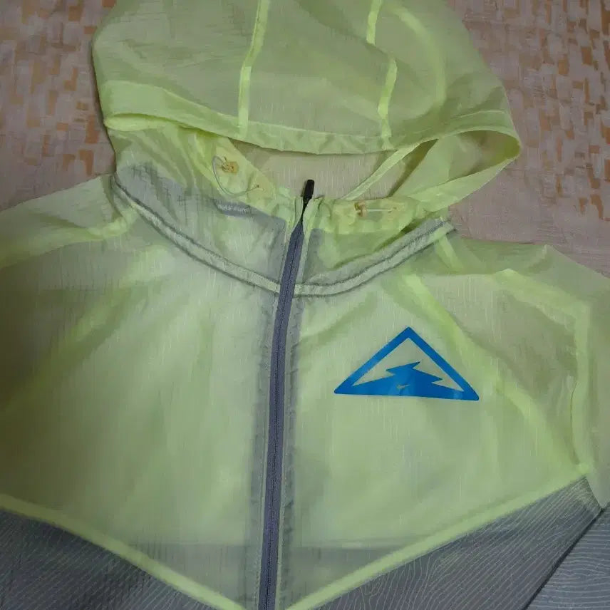 [BUNJANG] Nike Lightweight Windrunner Running Jacket Fluorescent M / [상태최상]나이키 초경량 바람막이 윈드러너 런닝 자켓 형광색 M