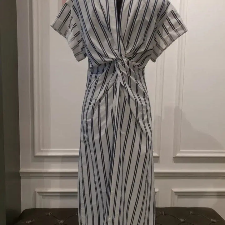 [BUNJANG] Sisley Striped Back Slit Shirt Long Dress White / 시슬리 스트라이프 백트임 셔츠 반팔 롱원피스 화이트 뒷꼬임여름휴양휴가룩