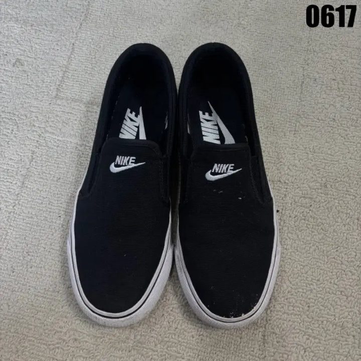 [BUNJANG] Nike Slip-on Sneakers - Black, Size 240 / 나이키 슬립온 블랙240