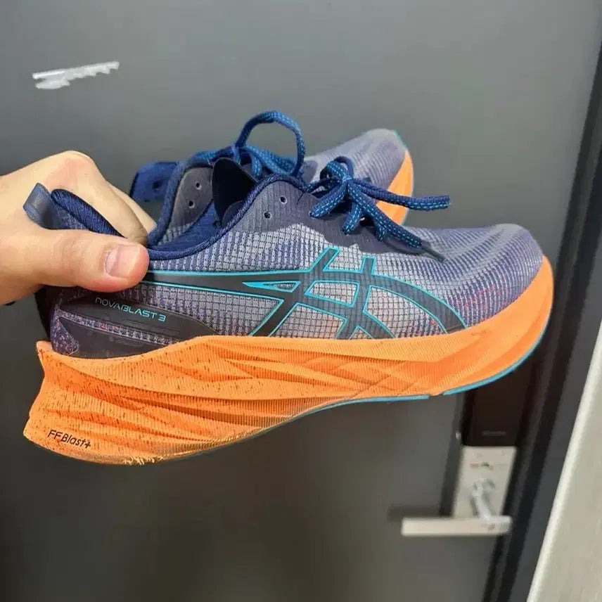 [BUNJANG] Asics NovaBlast 3 Running Shoes 275 / 아식스 노바블라스트 3 러닝화 275 (네고 가능)