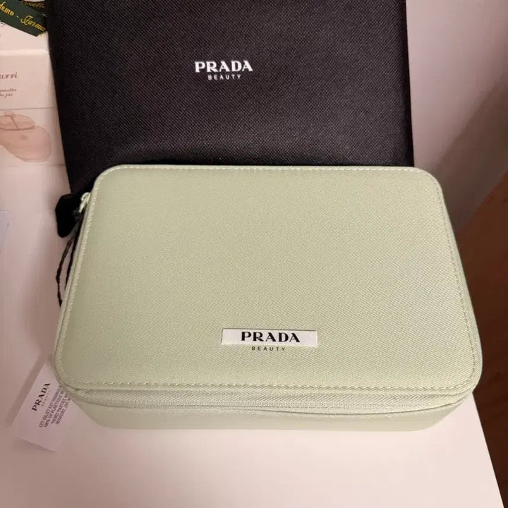 [BUNJANG] Prada Beauty Pouch / 프라다 뷰티 파우치 (새상품)