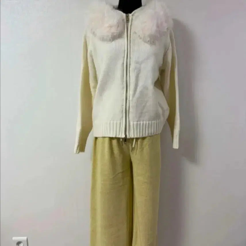 [BUNJANG] Knit Fur Hooded Zip-Up + Soft Straight Pants Set / [ 새상품 ] 니트 퍼 후드집업 + 보들 일자 팬츠 SET