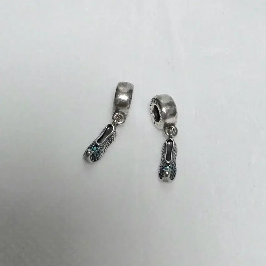 [BUNJANG] Pandora Disney Aladdin Jasmine Shoe Charm Sterling Silver 925 / 실버 925 ] Pandora Disney 판도라 알라딘 자스민 신발