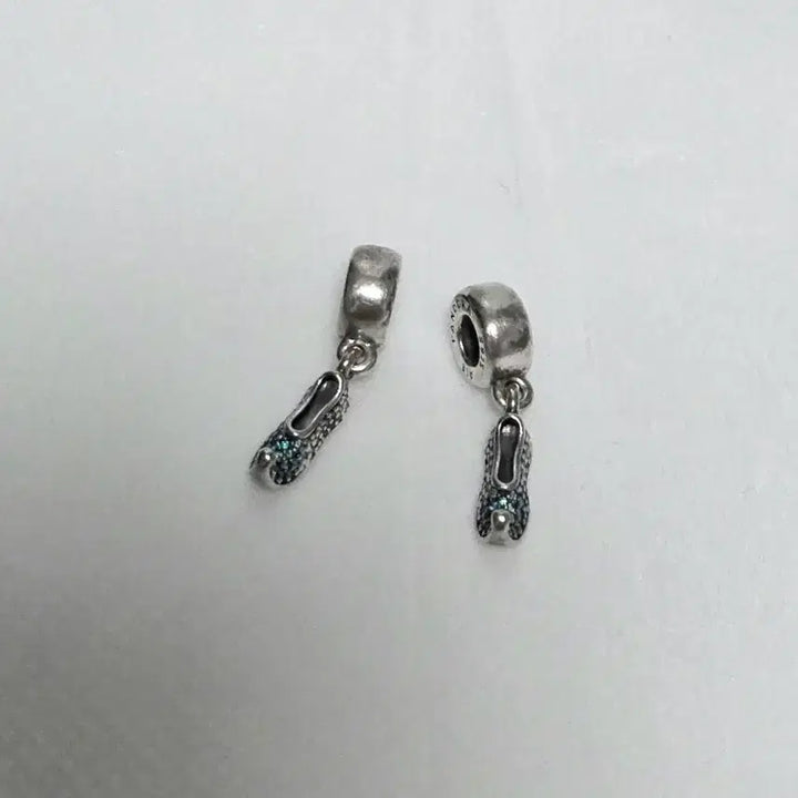 [BUNJANG] Pandora Disney Aladdin Jasmine Shoe Charm Sterling Silver 925 / 실버 925 ] Pandora Disney 판도라 알라딘 자스민 신발