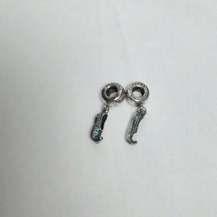 [BUNJANG] Pandora Disney Aladdin Jasmine Shoe Charm Sterling Silver 925 / 실버 925 ] Pandora Disney 판도라 알라딘 자스민 신발