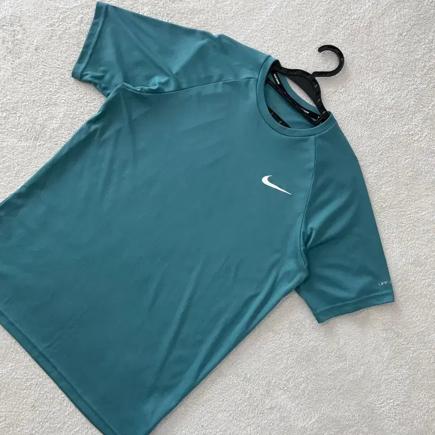 [BUNJANG] Nike Swim Dri-FIT UPF 40 Short Sleeve T-Shirt / L 나이키 스윔 UPF40 드라이핏 반팔티셔츠 100