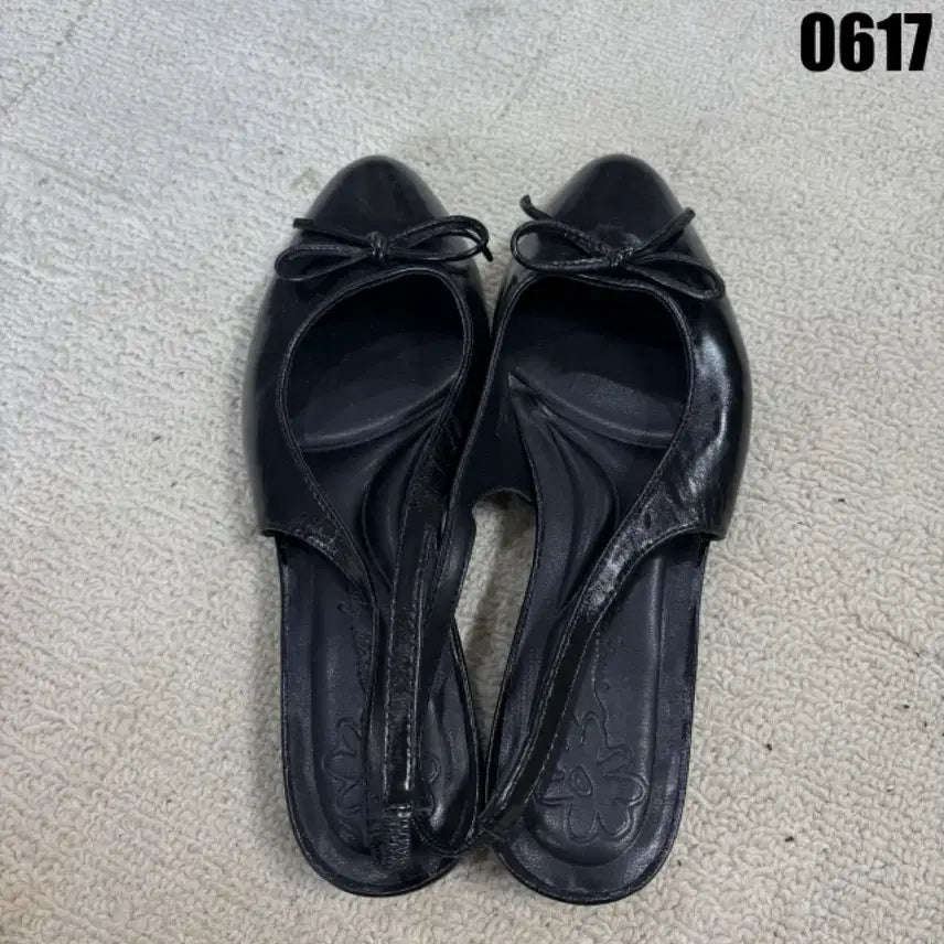 [BUNJANG] Black Ribbon Strap Ballet Flats - Size 245 / 검정 리본 스트랩 플랫 슈즈 245